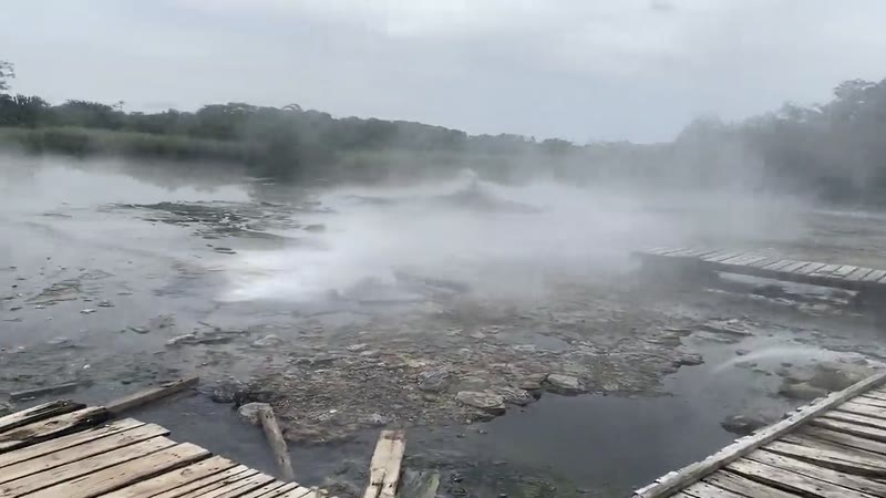 Hot pool / jacuzzi